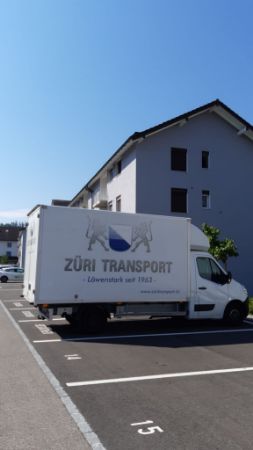 Qualitätiver Schweizer Umzug Umzugstransporter Walliswil bei Niederbipp